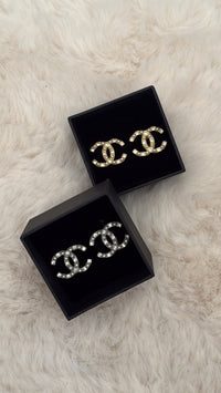Boucle perlée & strass dorée