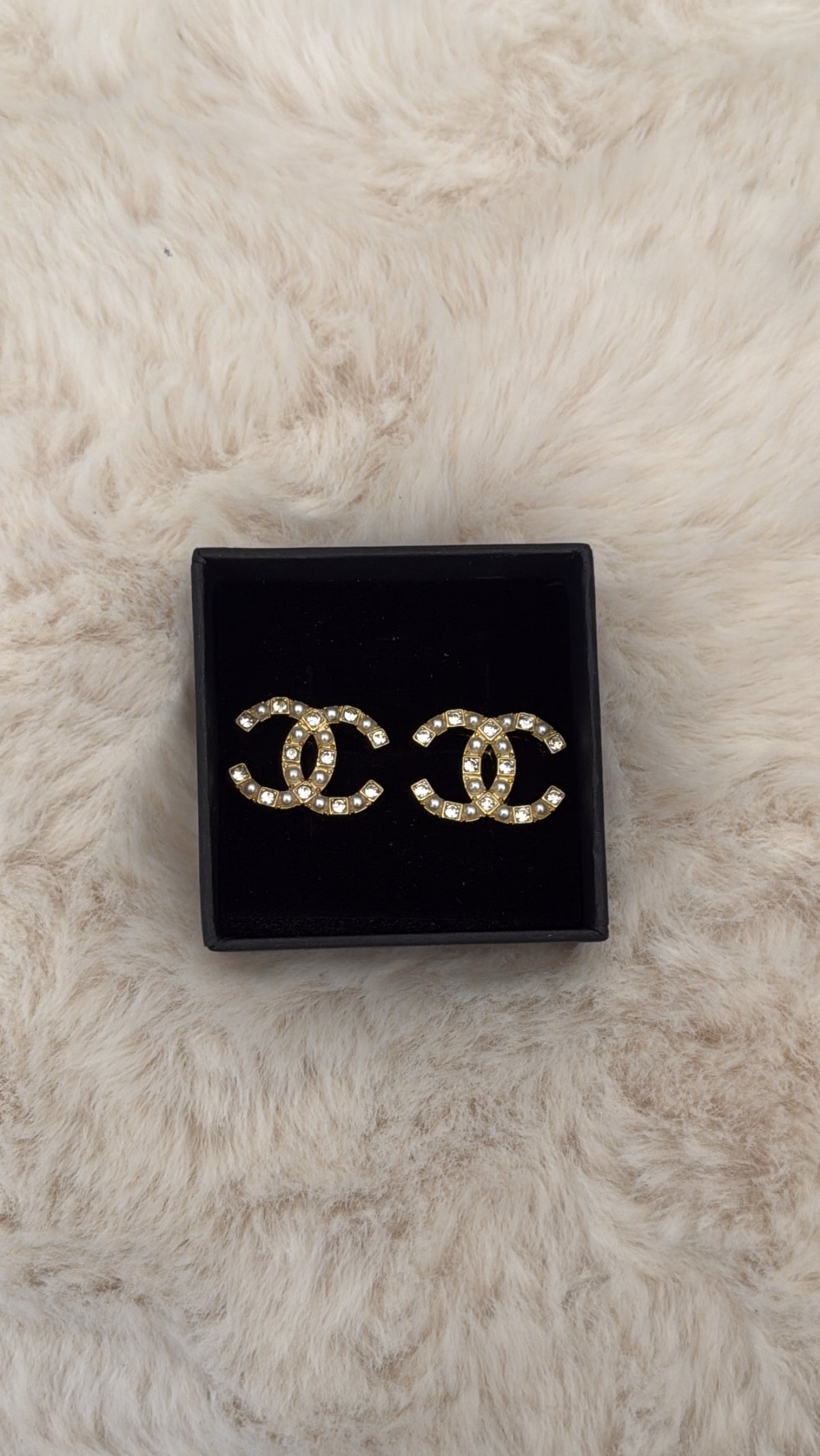 Boucle perlée & strass dorée